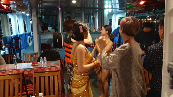 한강 유람선 파티